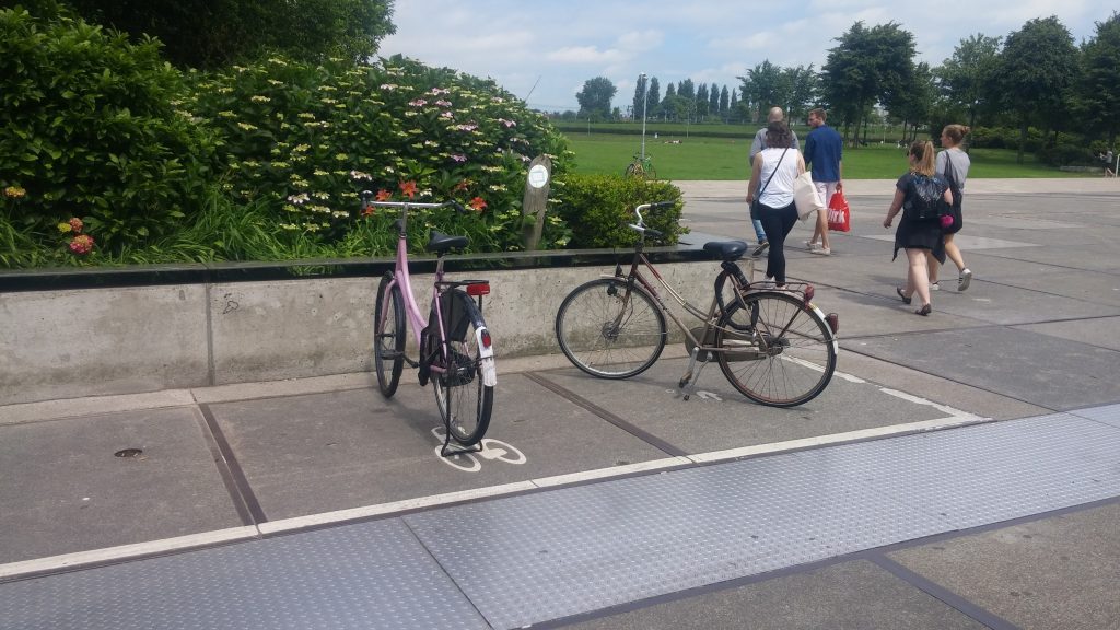 parked_bikes_amsterdam